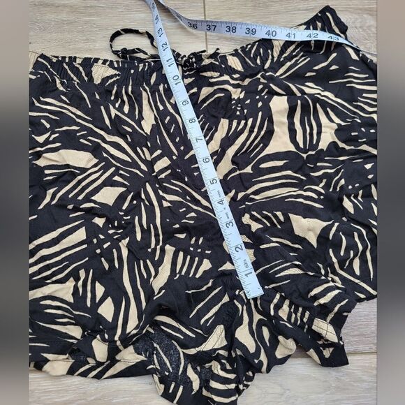 Gap Black and tan Geometric Palm Leaf Print Lounge Shorts Size: XLarge - Picture 6 of 9